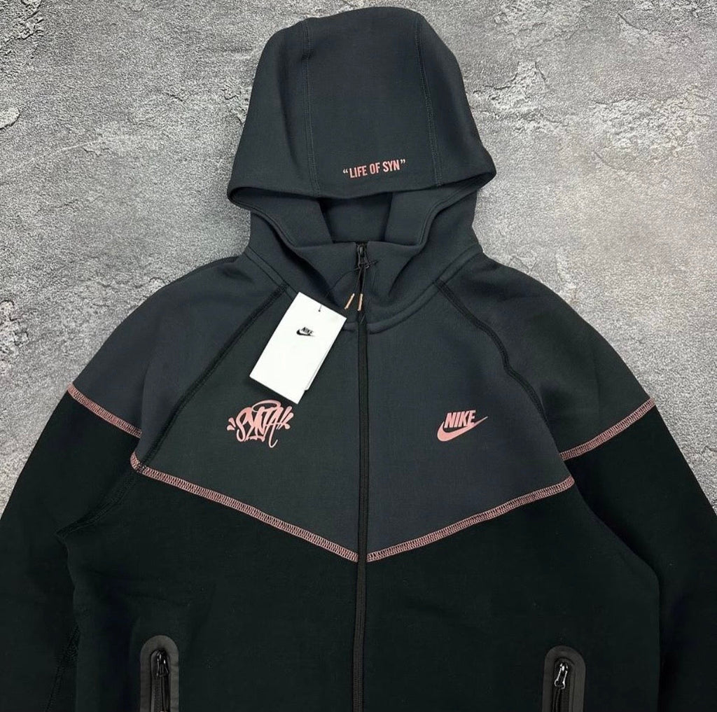 Nike Tech Fleece “SYNA WORLD”