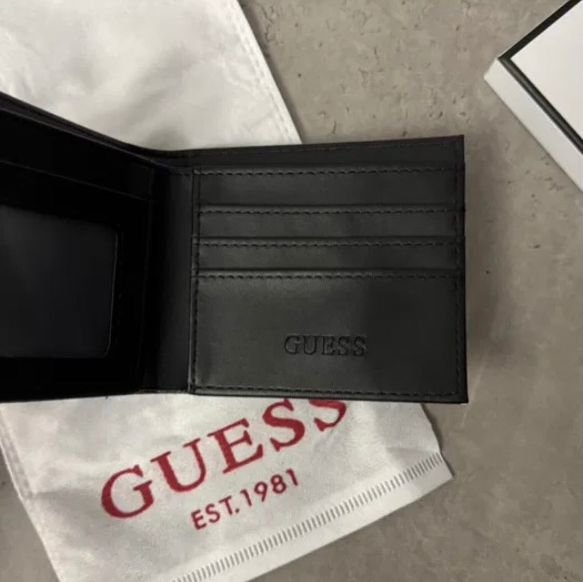Portofel GUESS