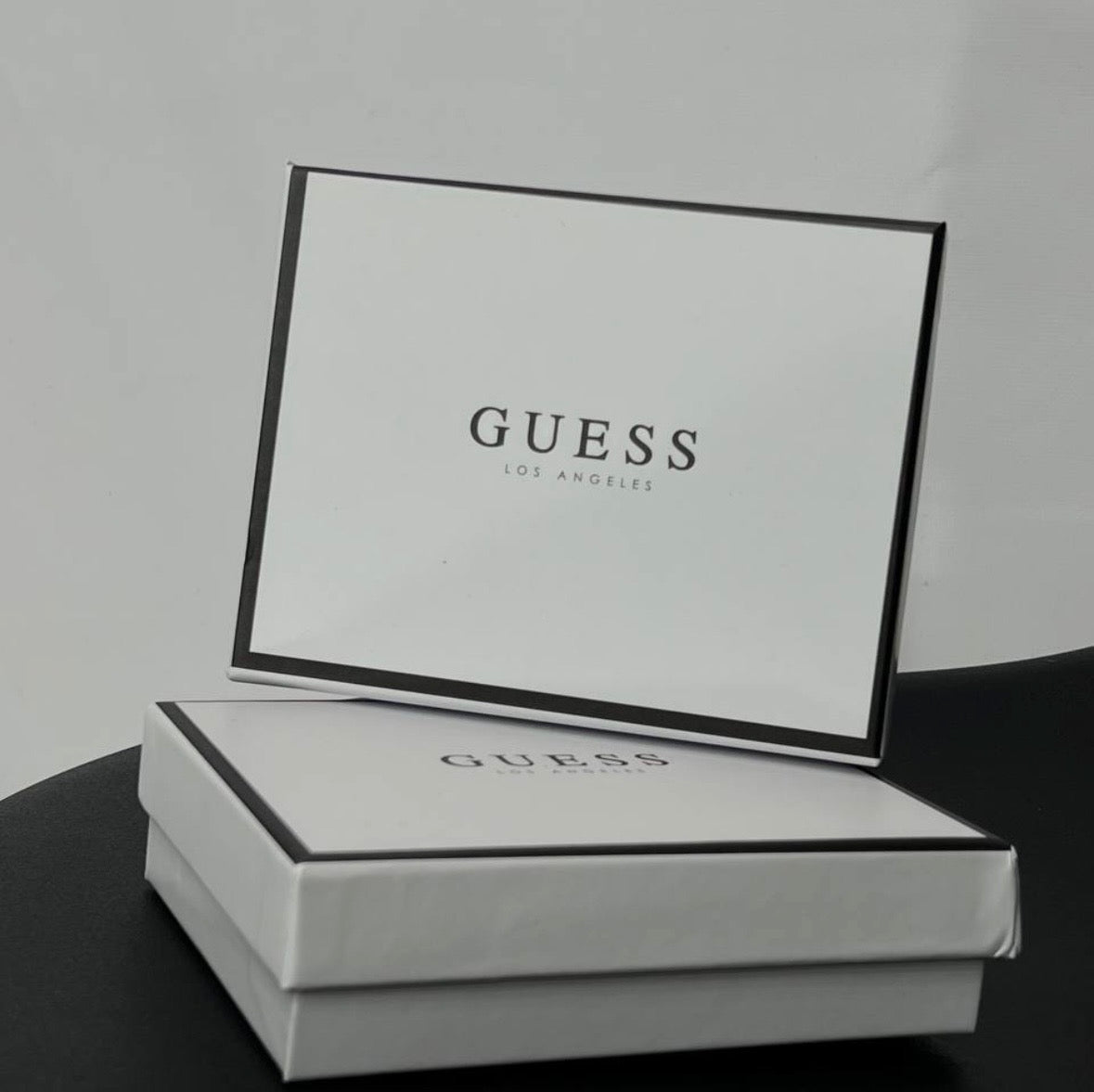 Portofel GUESS