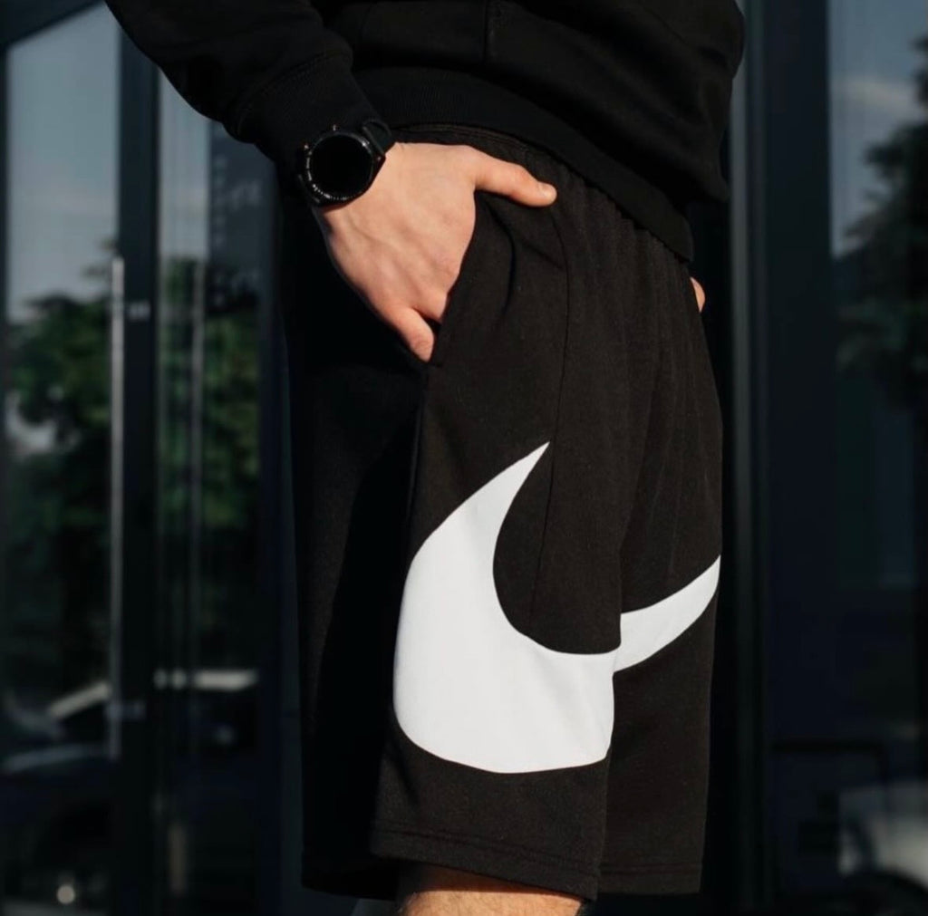 NIKE BIG SWOOSH