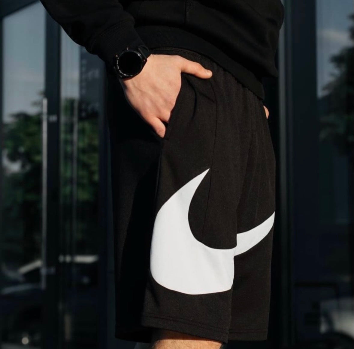 NIKE BIG SWOOSH