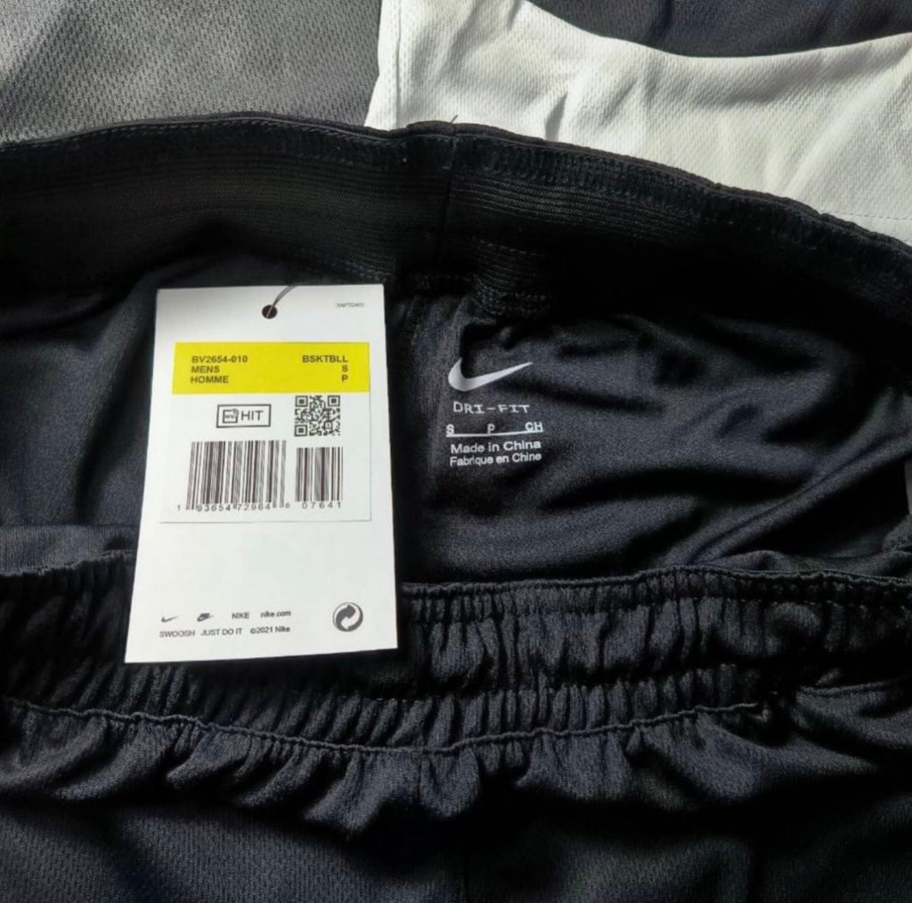 NIKE BIG SWOOSH
