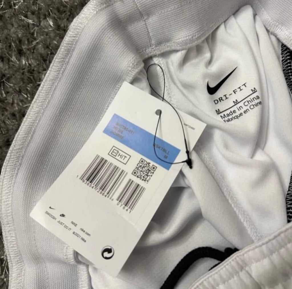NIKE BIG SWOOSH
