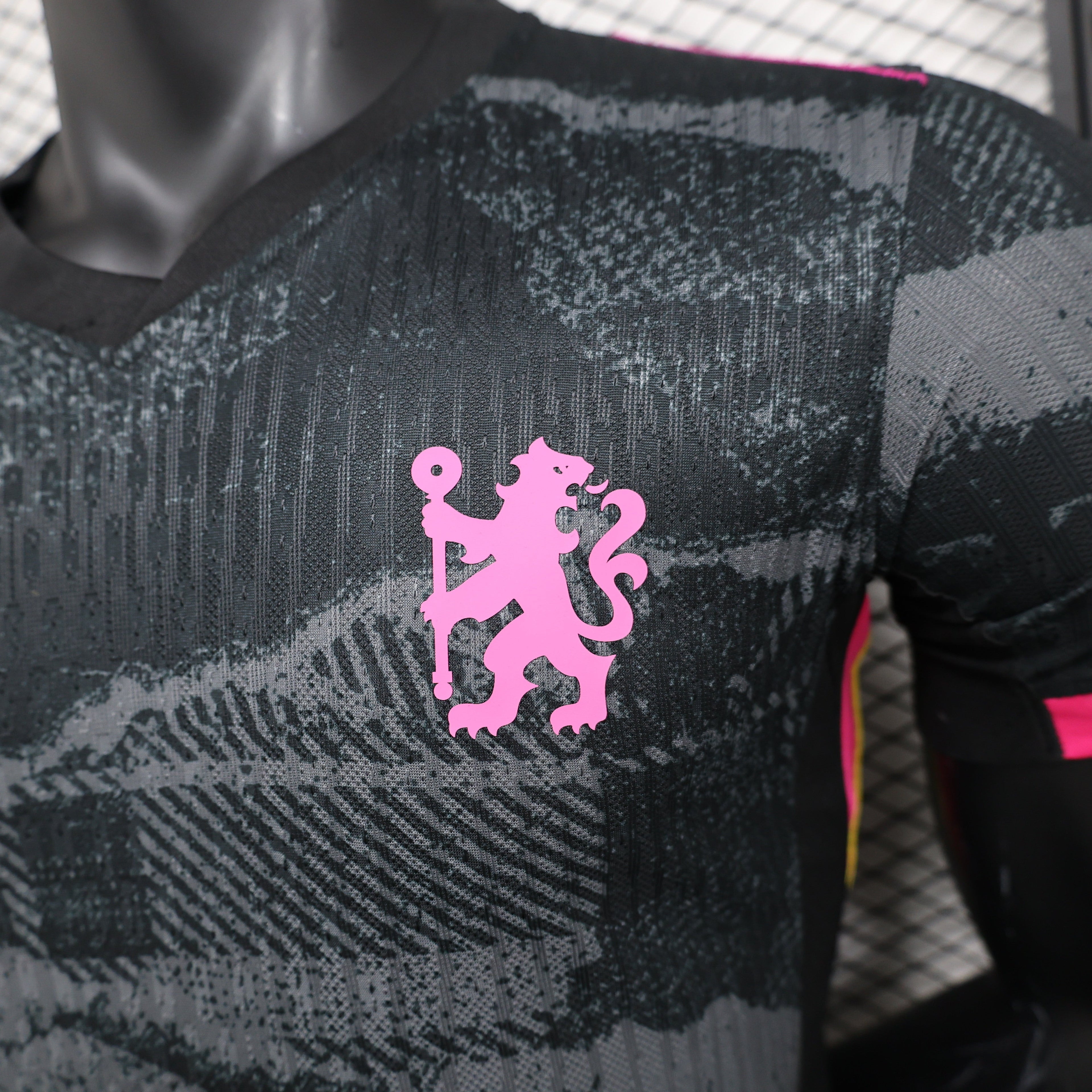 🔵 Chelsea Dark Edition Jersey (Black Strike)